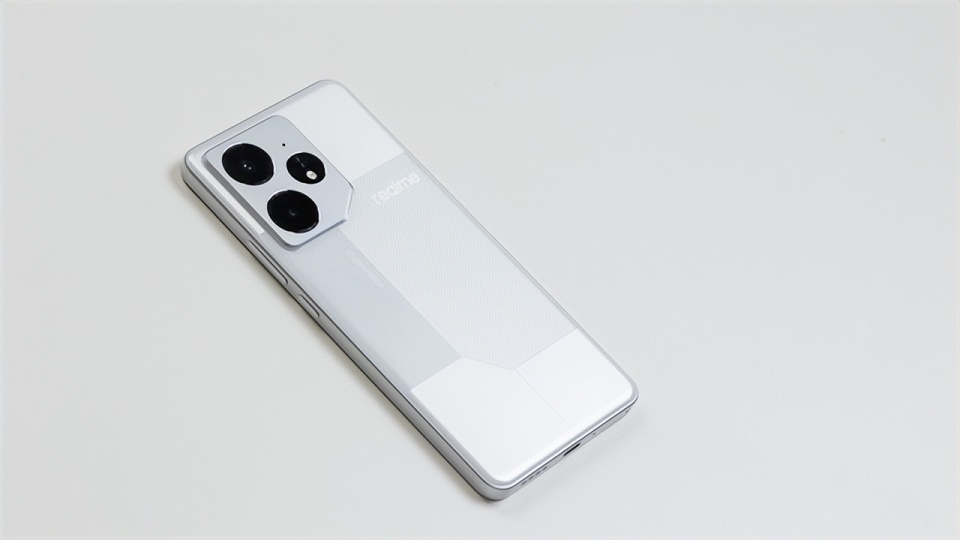 手機行業誕生“新卷王”，16GB+1TB跌至2079元，國補后可以閉眼買