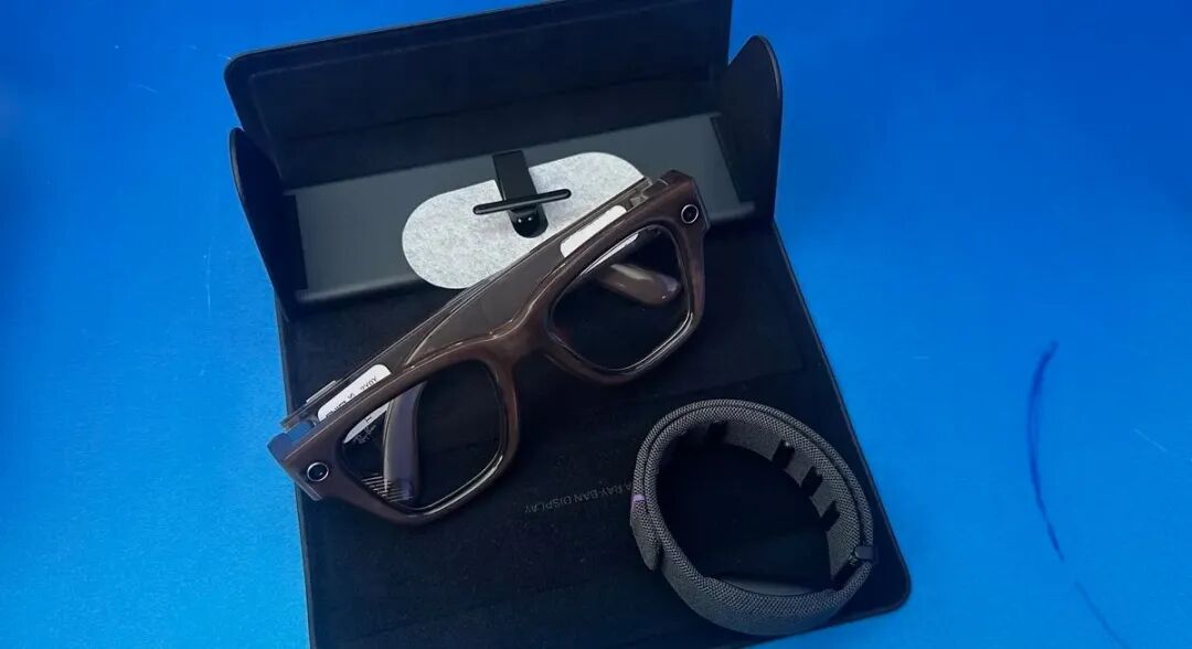 Meta Ray-Ban Display 首發體驗合集：懸浮在現實中的一張便簽