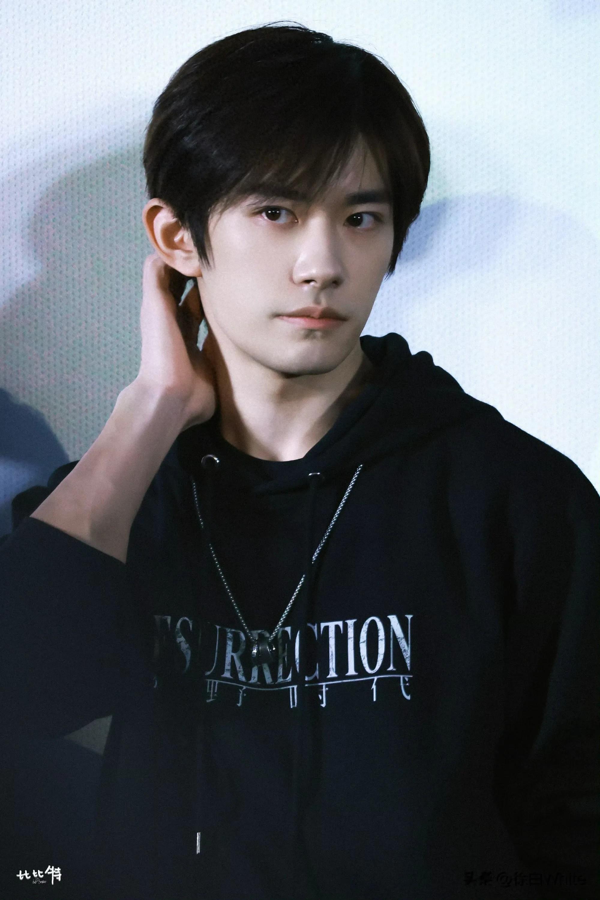 易烊千玺向剧组道歉,中止进组安排,强行让自己休息!令人心疼!