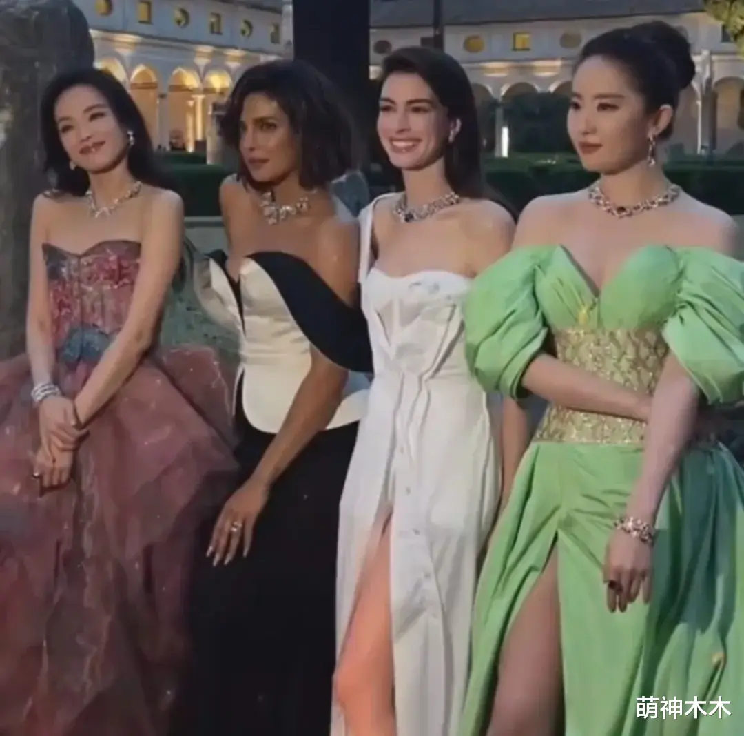 48岁舒淇亮相时装周！身穿透视黑裙展现熟女魅力，看秀排面拉满