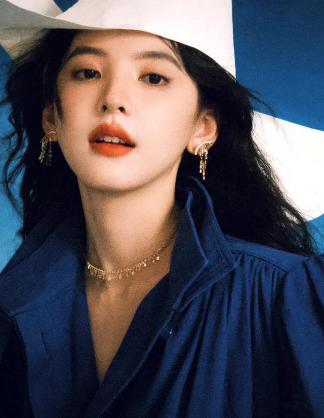 章若楠 Super ELLE欣漾七月号内页大片释出，每一张都拍的特别美！