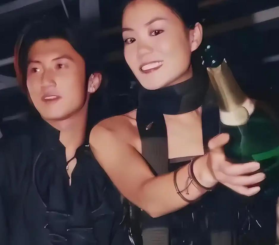 张柏芝不再沉默！坦白三胎儿子生父身份，难怪谢霆锋拒和王菲领证