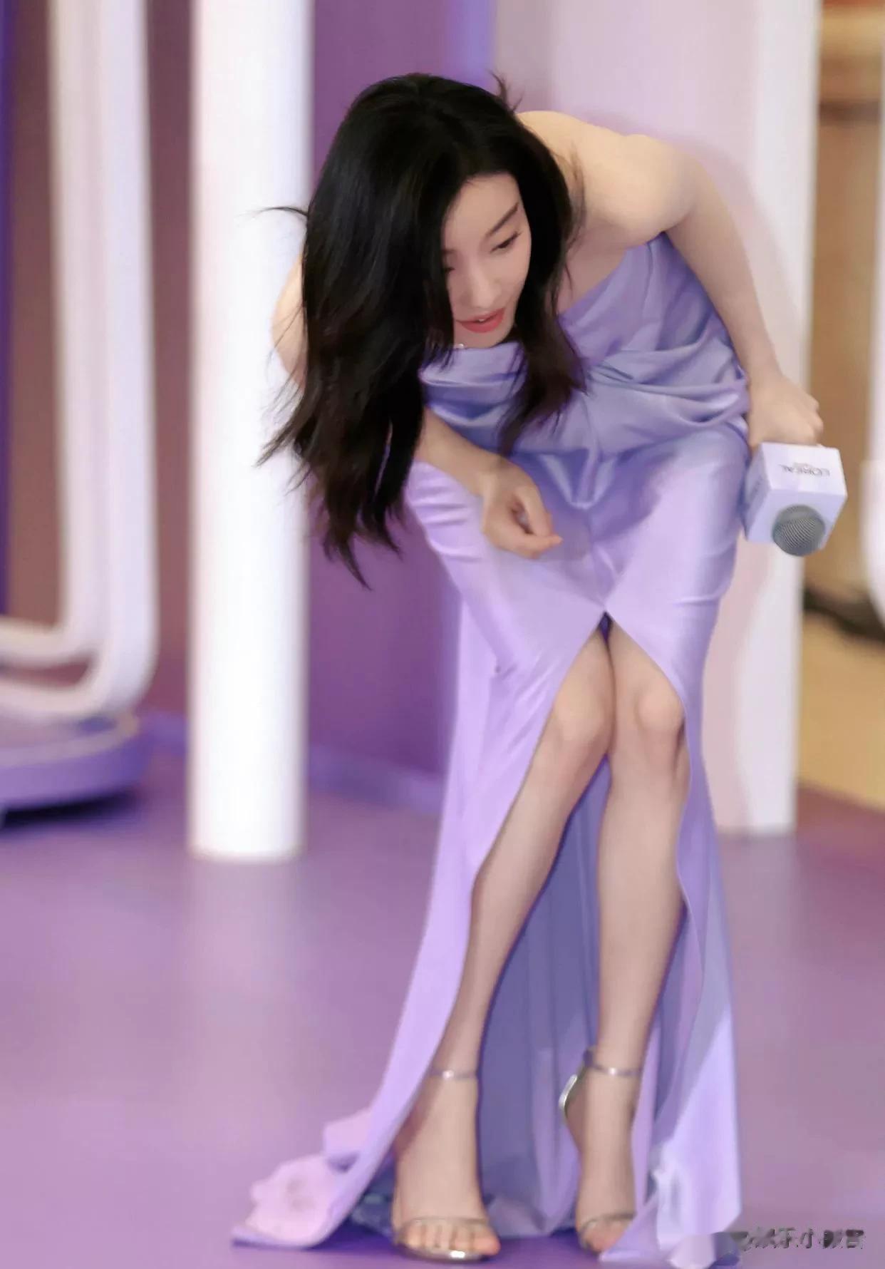 倪妮写真大片,优雅的紫衣美人