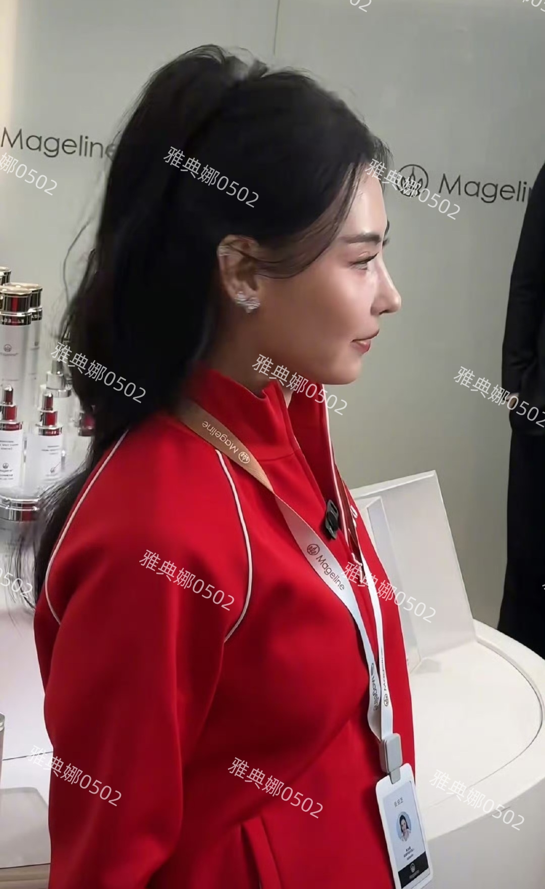 武汉见到张柏芝，本人不像网上说的那样又白又美又年轻生图很显老