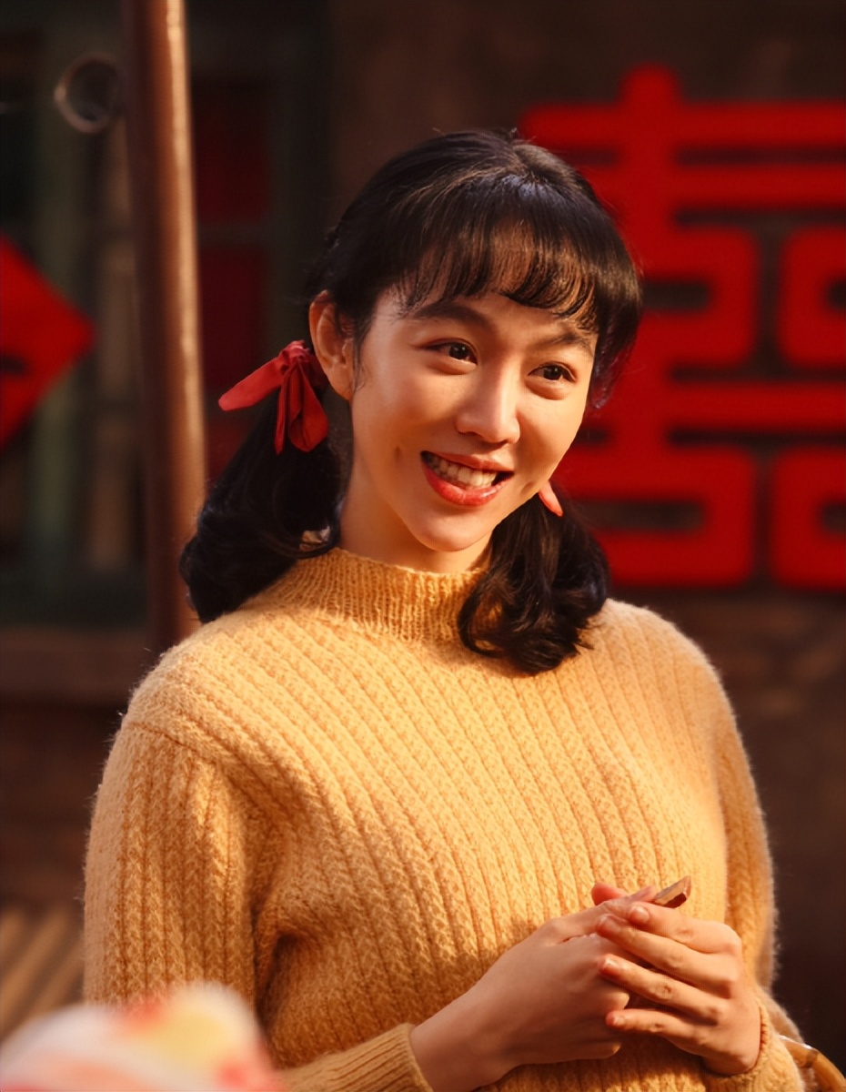 被曝与北京某银行长隐婚多年，宋丹丹干女儿现状，证实杨紫没说错