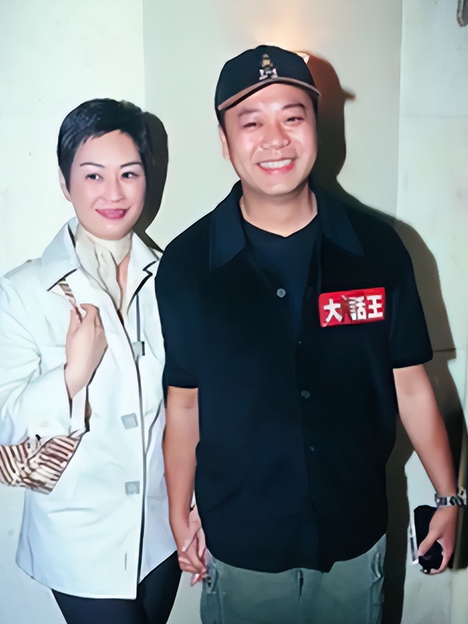 钱再多有什么用?64岁欧阳震华的现状,给所有中老年人提了个醒