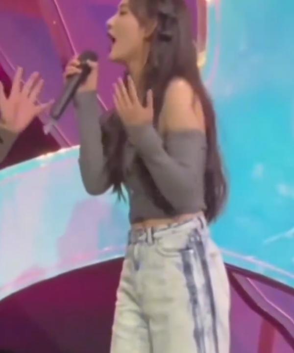 内娱三大名场面:陈都灵跳舞孟子义唱歌章若楠跑步,都有点小尴尬