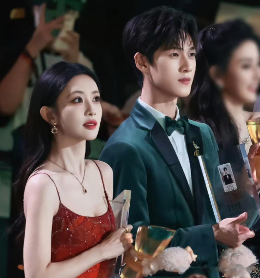 星光大赏：刘宇宁、李昀锐、檀健次扶女主，谁真情谁疏离一目了然