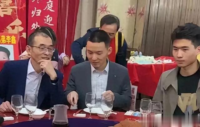 当尘埃落定，老谢终于活成了第二个解克峰