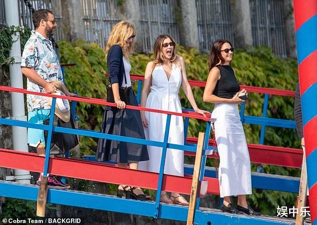 乔治·克鲁尼夫妇科莫湖奢华待客，好莱坞众星游艇赴宴享午餐