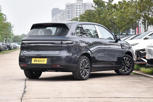 零跑B10 2025款510悦享版，内外升级，价格十万出头   真香