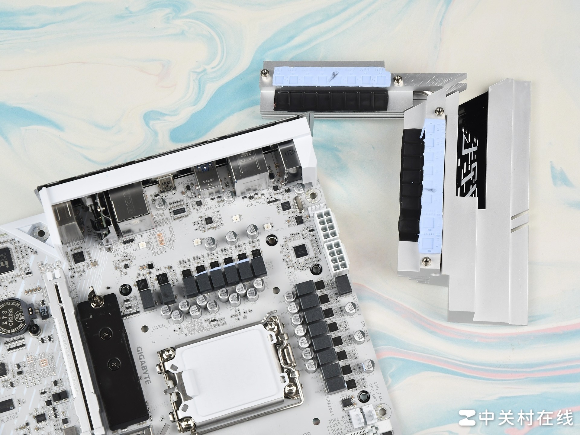 白色M板表現全能 技嘉冰雕Z890M主板評測