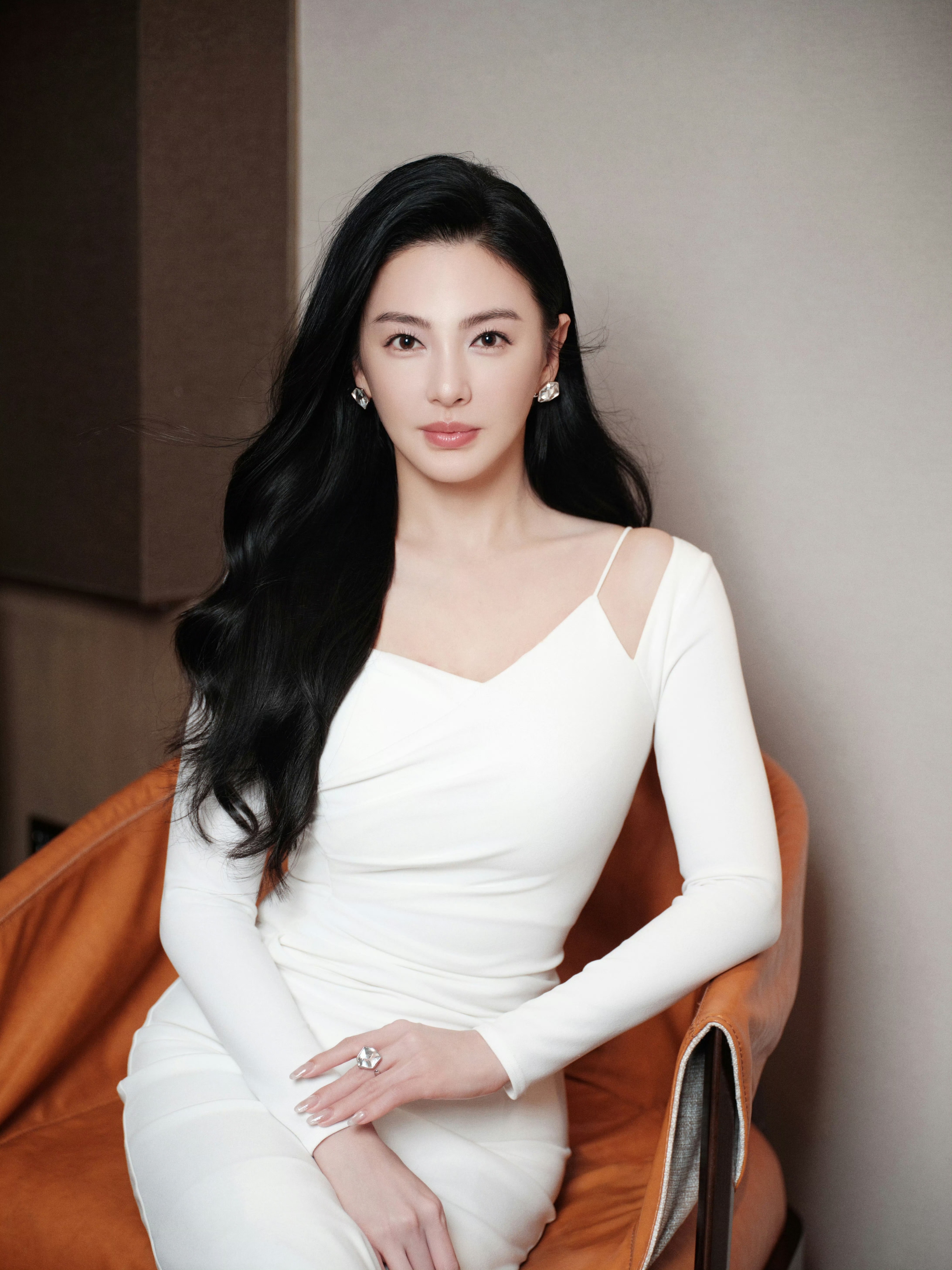 天,张雨绮御姐路线换成甜美风,太漂亮了,简直像换了一个人