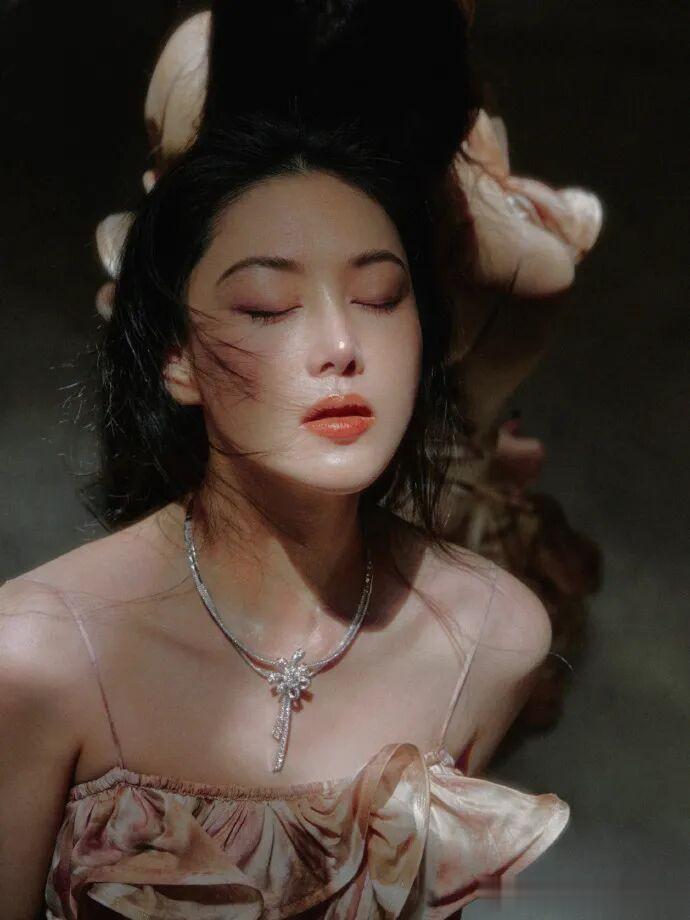 张馨予女神魅力照