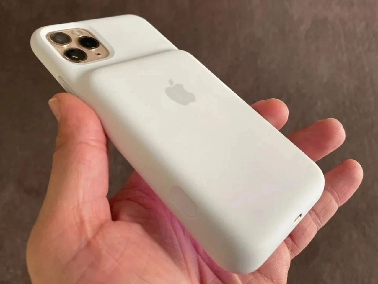 弯曲危机+续航短板,iPhone17Air到底图啥?