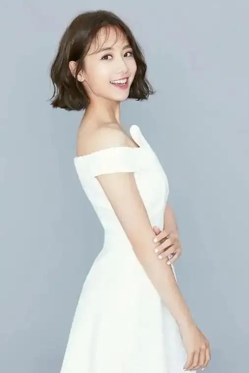 鬼鬼吴映洁:鬼马精灵的多面人生