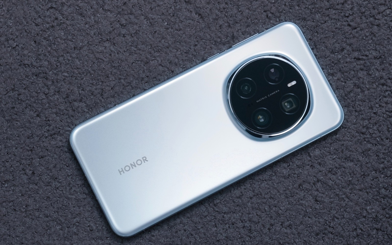 榮耀放棄高利潤！2億像素+16GB+512GB下跌800元，入手流暢用五年