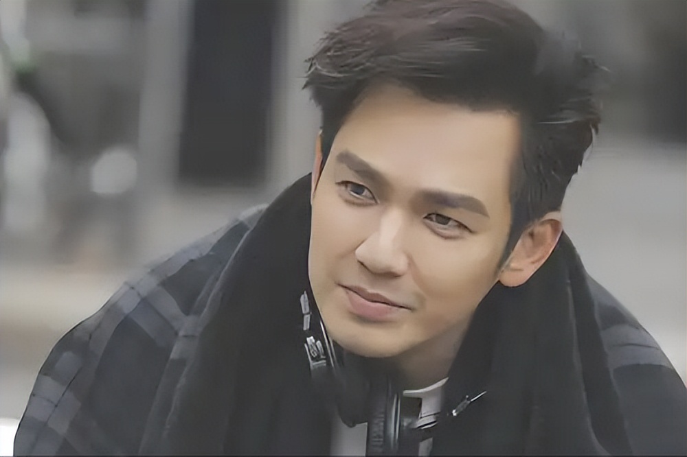 明明是同一个妈,长相却天差地别,这3位明星的兄弟姐妹让人开眼