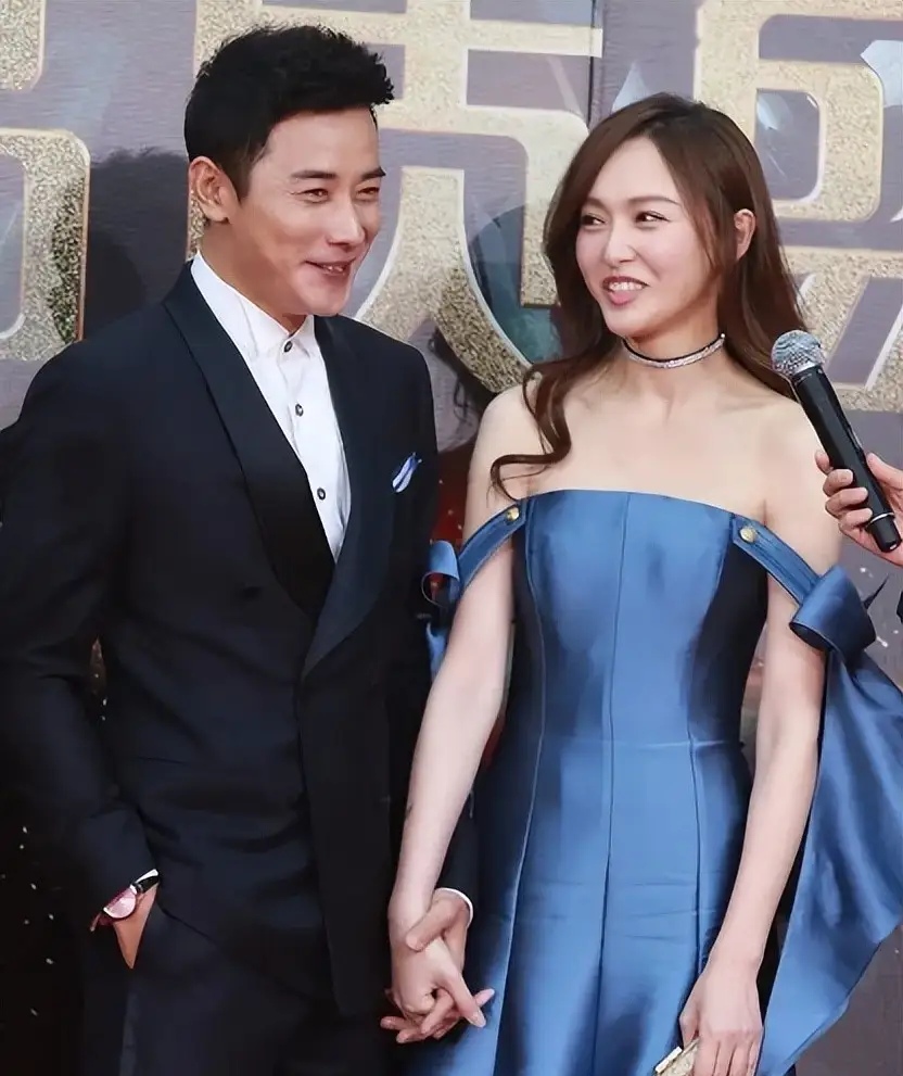 离婚传闻真相大白不到2月，唐嫣彭冠英官宣，撕下了罗晋的\体面\