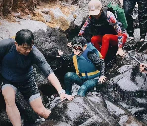 陈思诚高云翔没想到，孩子们在前妻的带领下，已开始为自己争光了