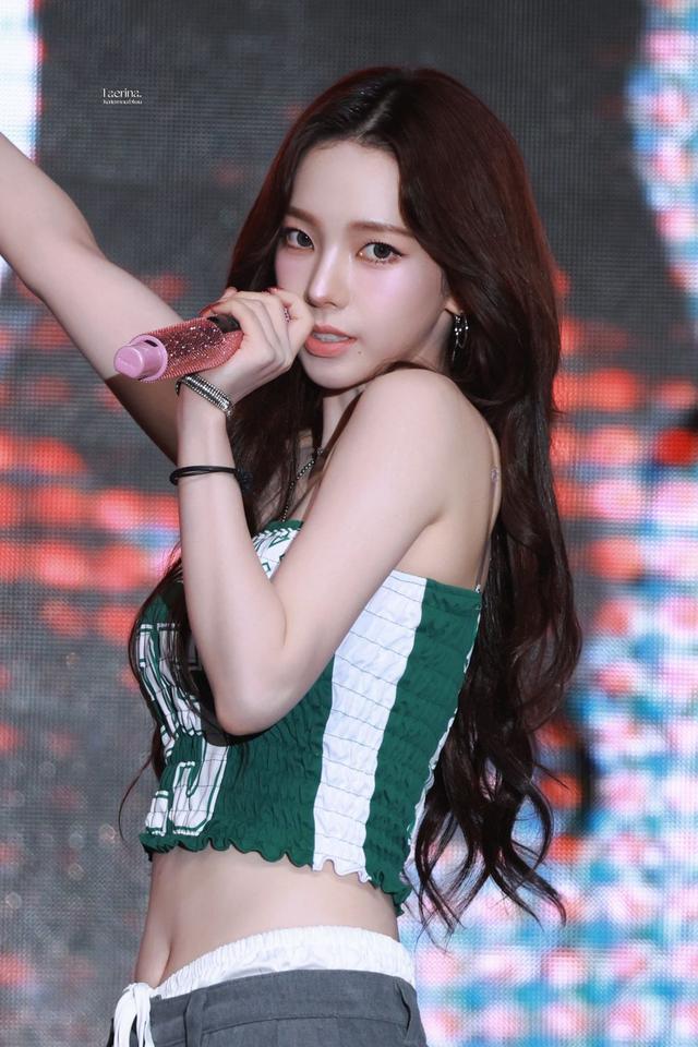 校庆女神直拍杀疯了!Karina封神,张员瑛美炸全场!