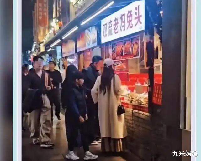 大S被遗忘的一双儿女,除了抢遗产时被提起,再就没人关心过他们