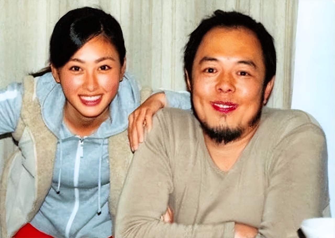 被张铁林玩弄感情后，嫁给了“臭名昭著”的他，如今才知她多精明