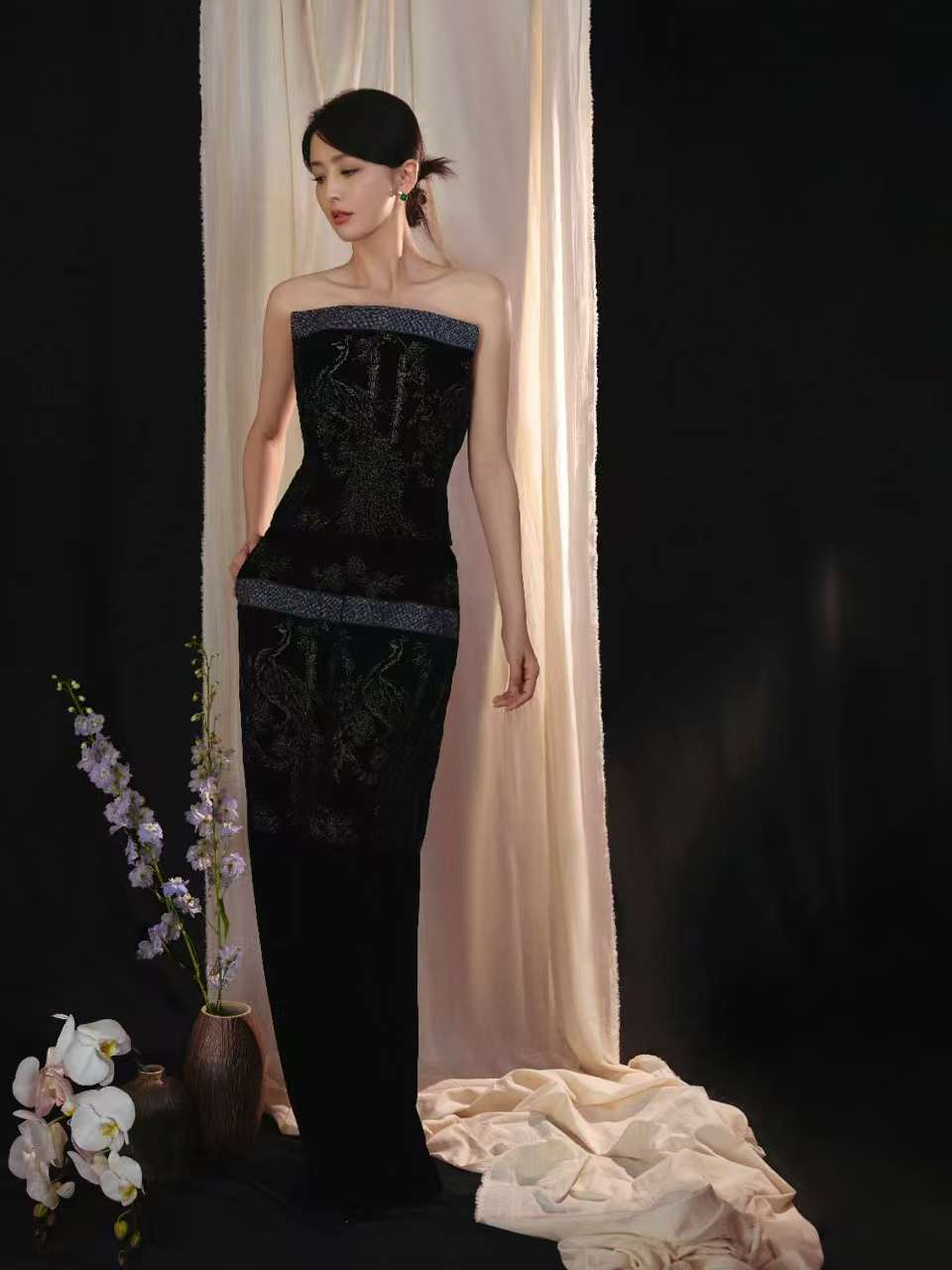 【花影缱绻，高级暗黑优雅】——佟丽娅