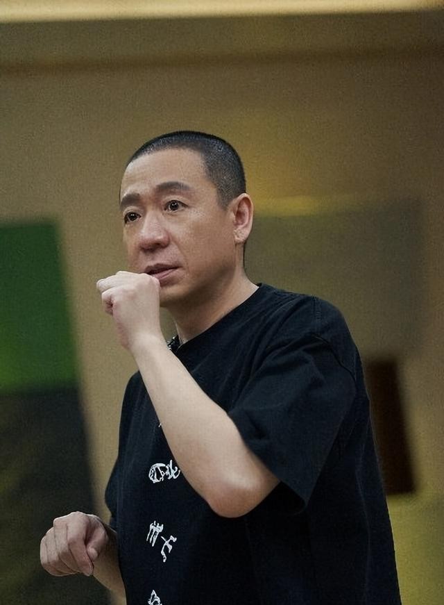 著名歌星新片差评如潮，两天票房只有6.3万，年度最惨电影诞生