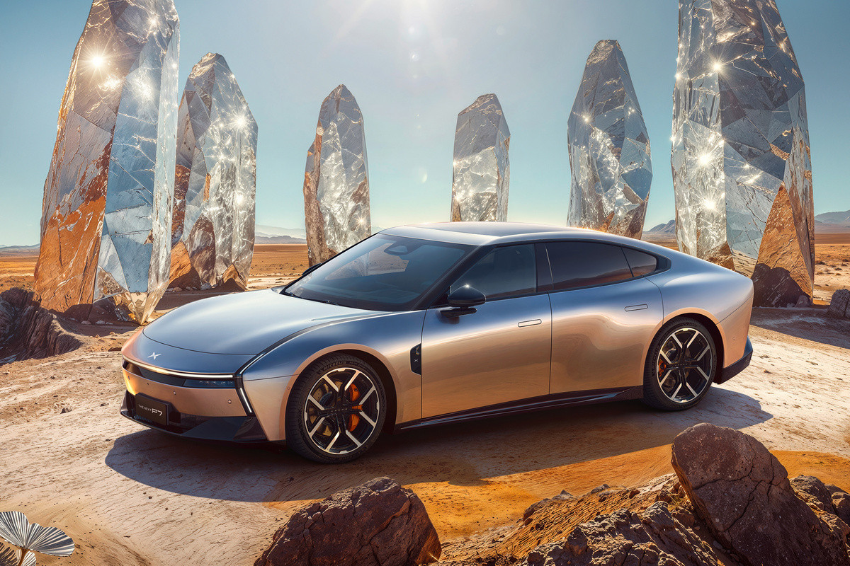 时尚的第二代小鹏P7在新照片中展现了另一个特点