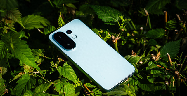 续航很强的小屏手机,6500mAh+潜望式长焦,2899元起!