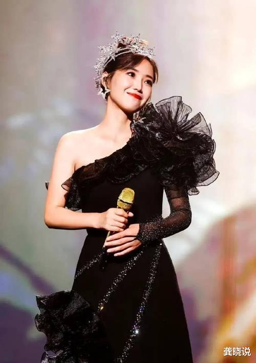 云朵深夜罕见发文，揭秘不为人知的秘密！