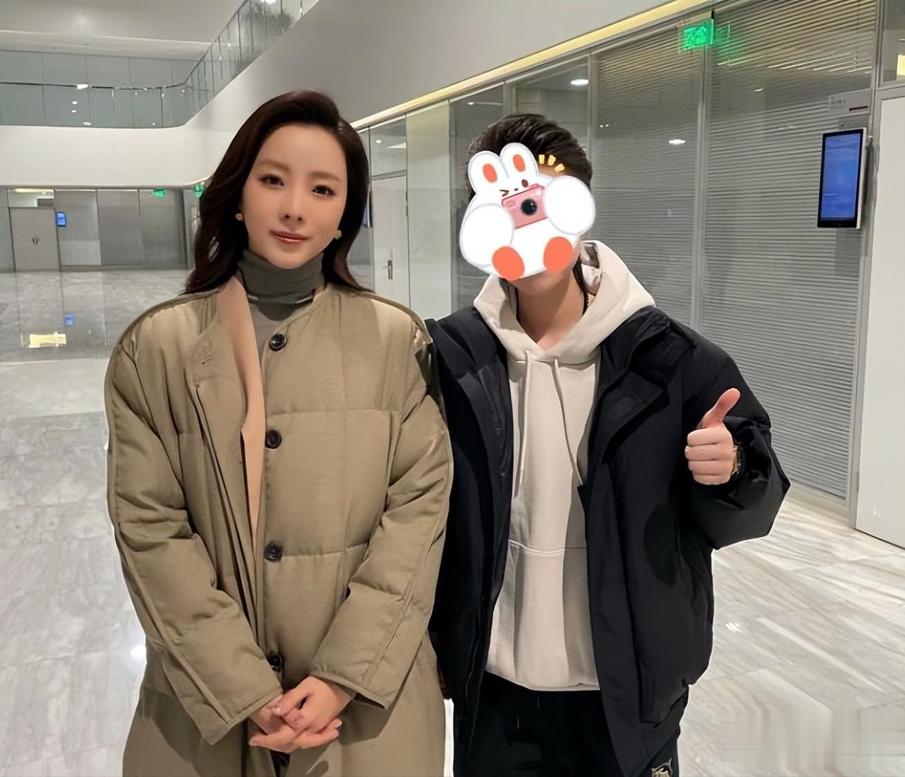 落地的凤凰不如鸡！离开央视为钱奔波的李思思，给年轻人提了个醒