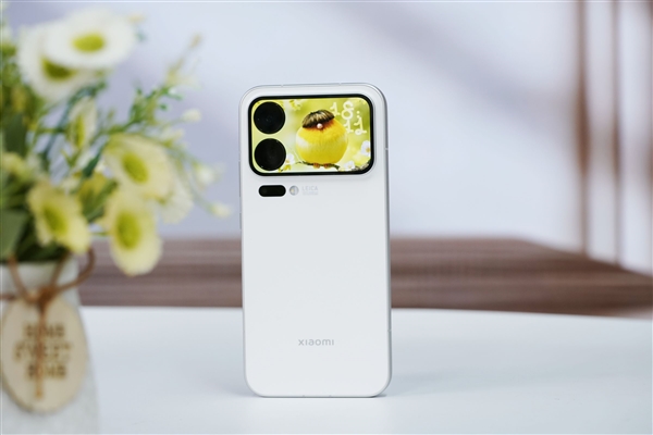 多一块屏对标iPhone 17 Pro Max!小米17 Pro Max图赏