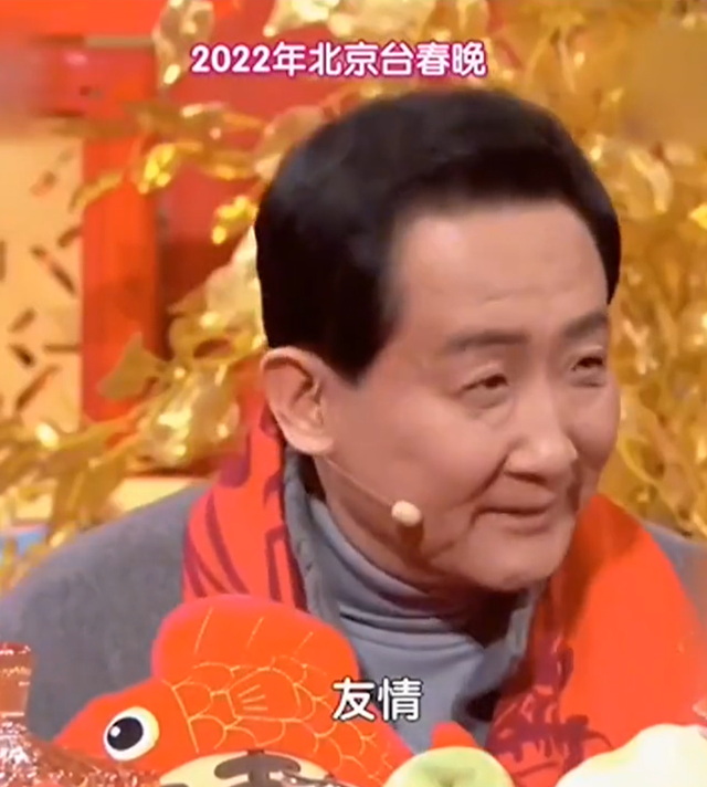 66岁梁天罕见现身，自家酒店接待刘金山 回忆一句歌词唱哭春晚导演