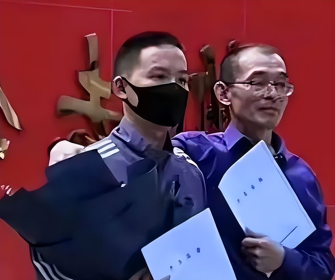 谢浩南小姨再曝内幕！24年寻子后，她把银镯子都戴出裂痕…