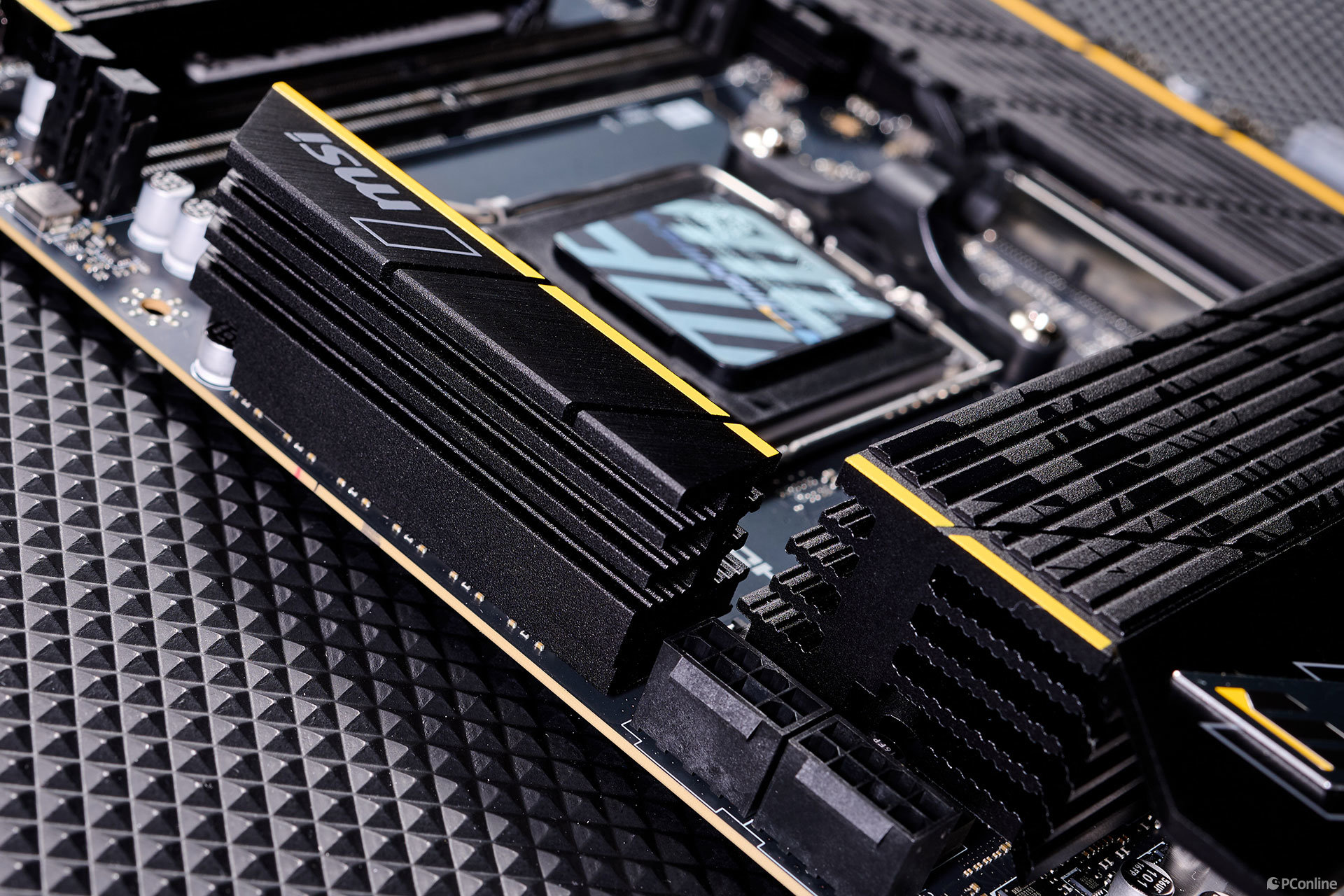 延续超频传奇:微星B850MPOWER 主板图赏