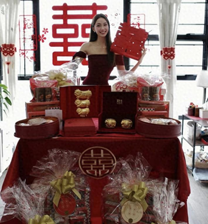 TVB长腿女神宣布结婚！各种金器摆满桌子