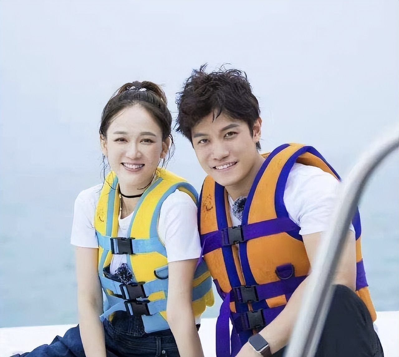 陈乔恩夫妇庆结婚三周年,睡到三点起床吃法餐,被艾伦宠称小女孩