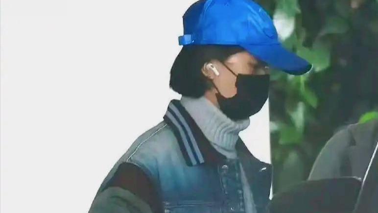 顶流女星的隐秘生活：赵丽颖亲子游引隐婚疑云，真相几何？