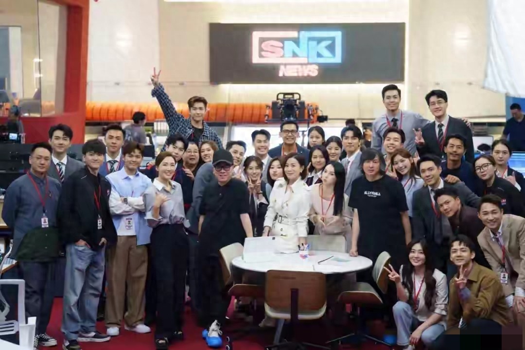 老戏骨首次演TVB剧压轴出场获好评，与视后飙戏没NG，曾多次获奖