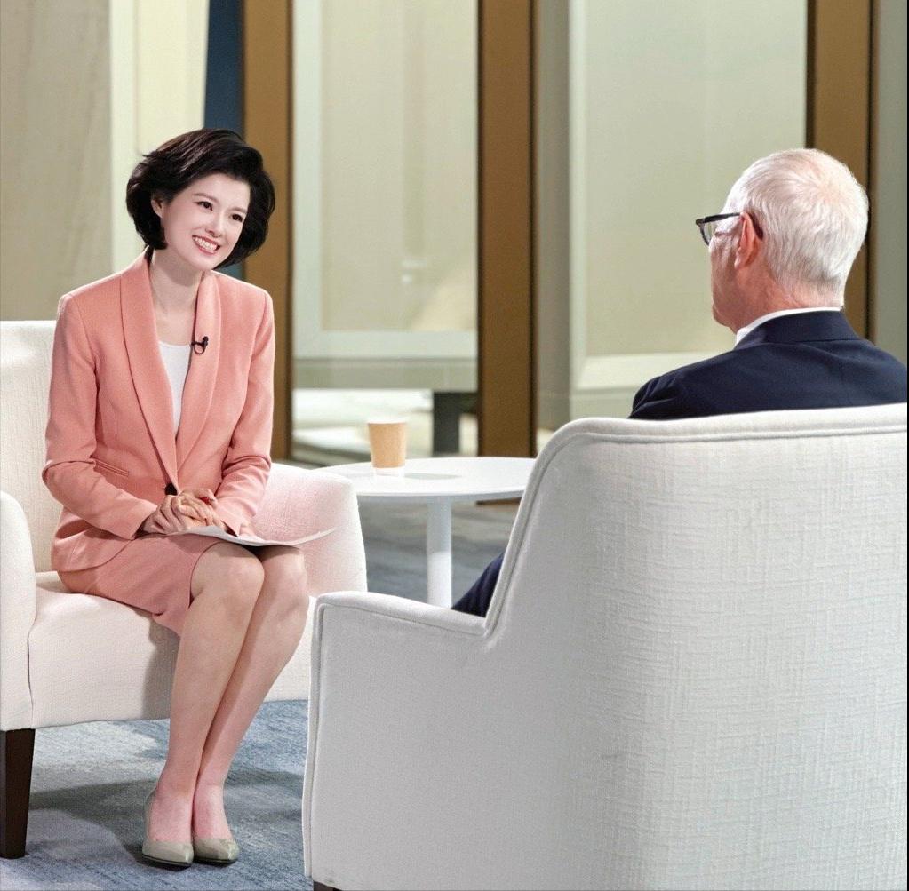 央视主持人大赛王宁接班邹韵,同为冠军,真是没有对比就没有伤害