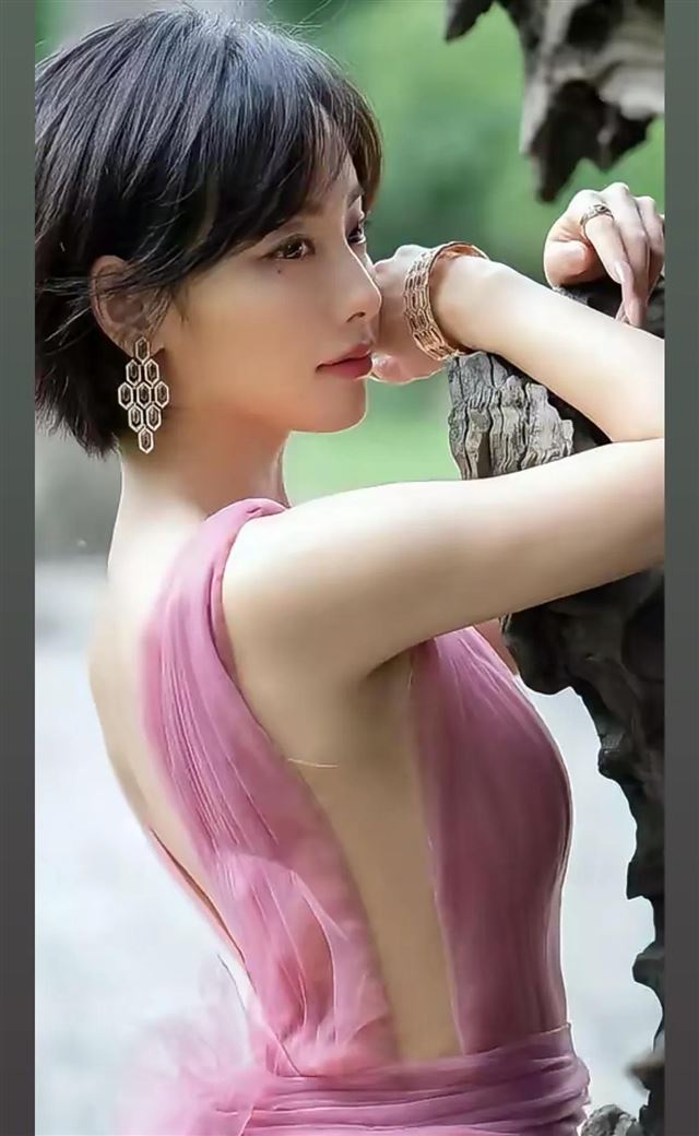 有一种“算计”叫张嘉倪与买超，离婚一年后，终于看明白这盘大棋