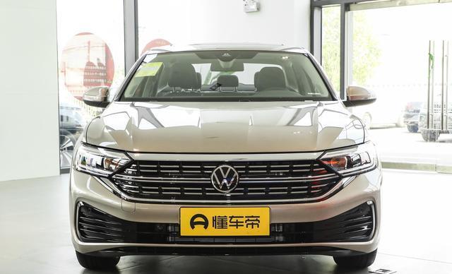 新款大众速腾300TSI上市，配置升级调整，售价15.89万元起