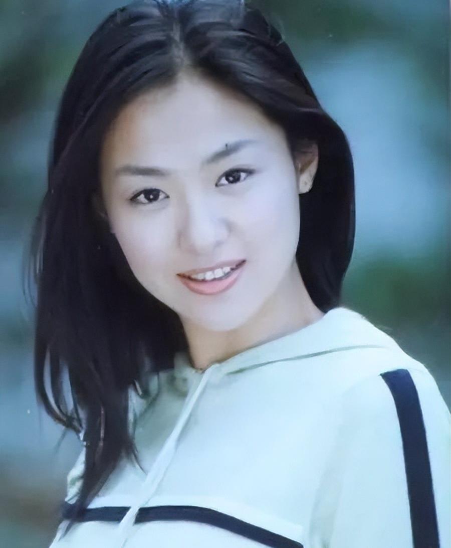 如今嫌弃她们容貌，曾经追求得如同“狗”的女明星，曾是绝世美人