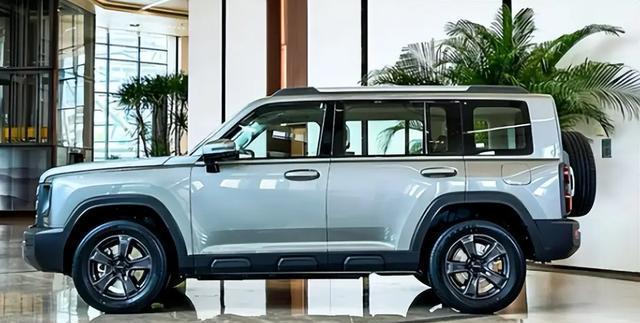 普通家庭自驾游，建议开自动挡SUV，这三款车三大件过硬跑高速稳