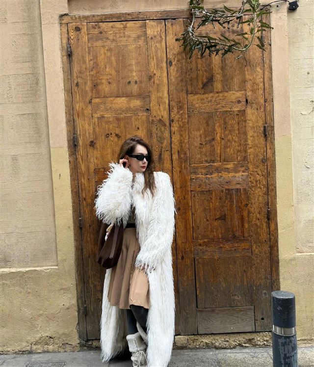 李承铉妇女节晒照,老公视角下的戚薇美翻了!第二个李现甜蜜上线