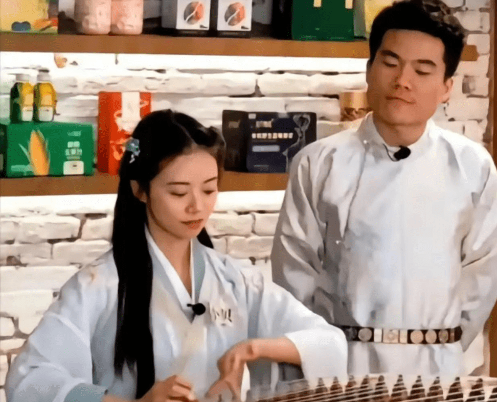 选择大于努力，与辉同行2024最幸运的主播小贝，勇敢登上末班车