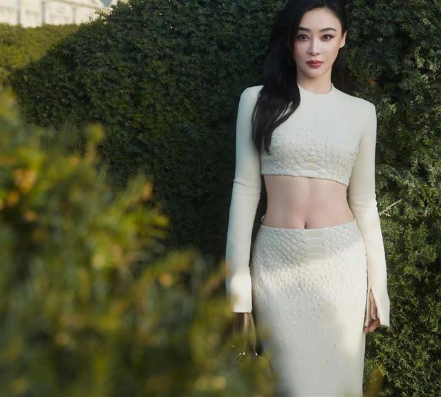 袁姗姗最新写真,美出新高度,这是她出道以来最亮眼的一次