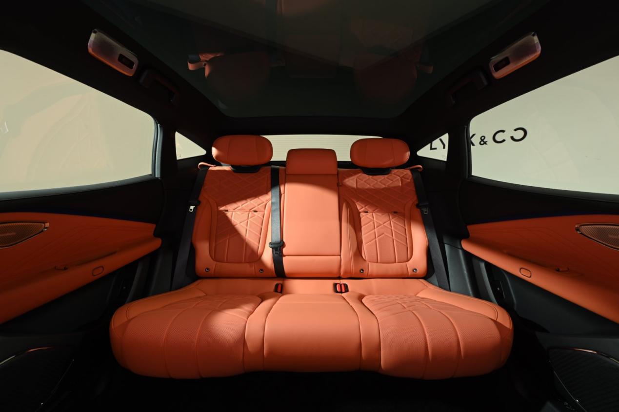 混动轿车也能有驾驶乐趣，领克10 EM-P自带着赛道基因